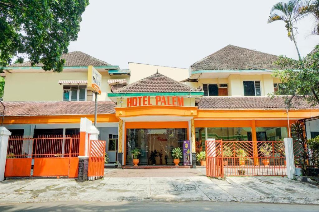 Oyo 3956 Hotel Palem 2 Syariah Malang Exterior foto